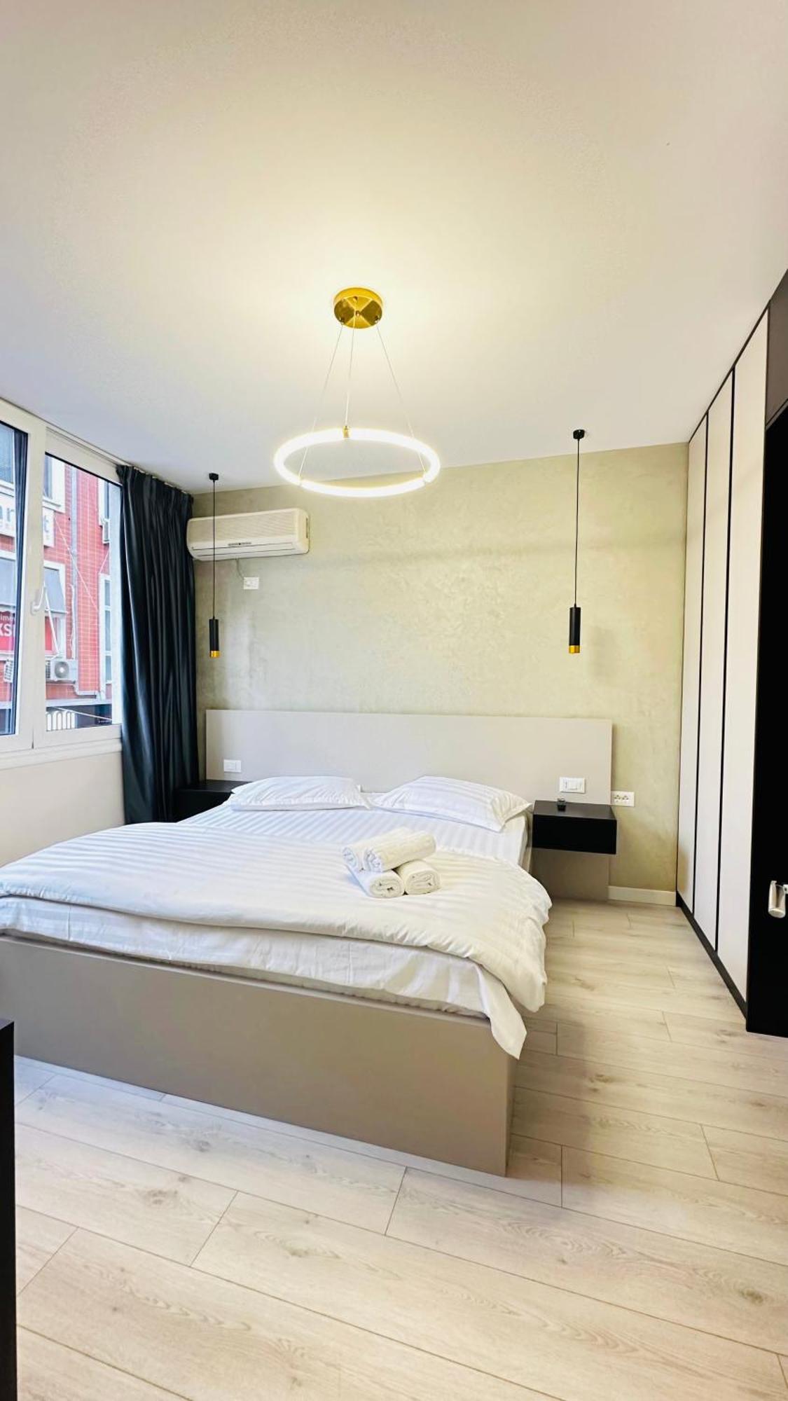 Luxurious Central Stay - Self Check-In 티라나 외부 사진