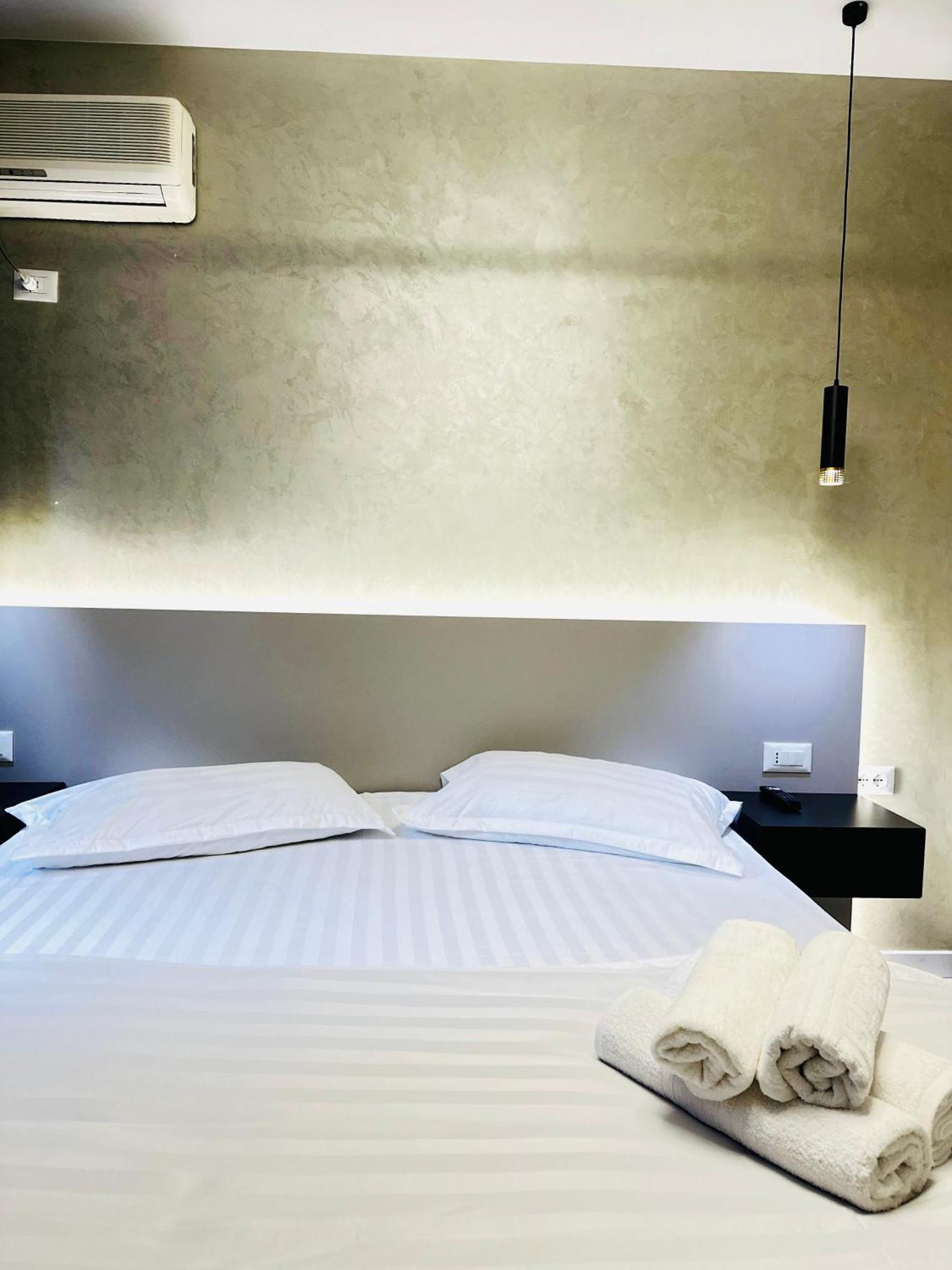 Luxurious Central Stay - Self Check-In 티라나 외부 사진